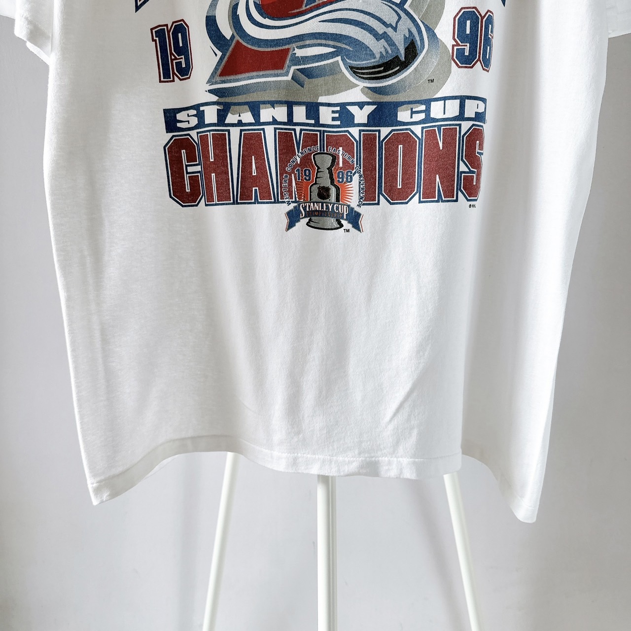 CustomCat Colorado Avalanche Vintage NHL T-Shirt Ash / L