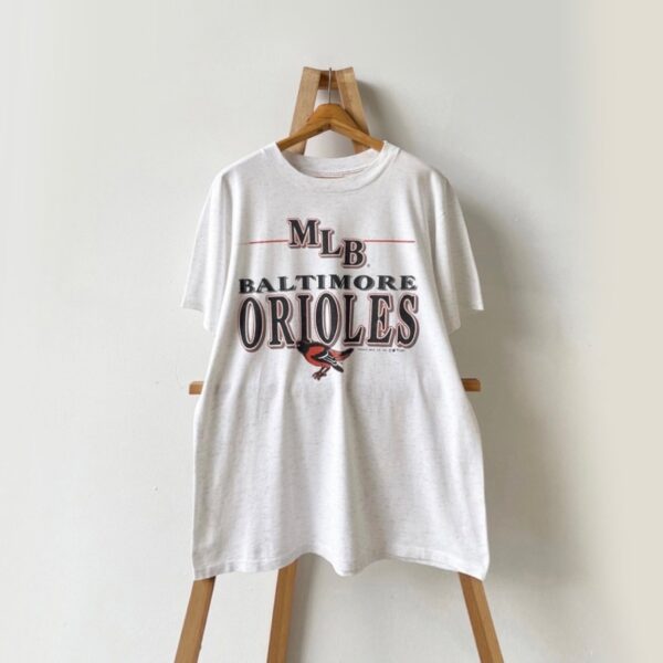 Baltimore Orioles Vintage 90's MLB Crewneck T-Shirt – SocialCreatures LTD